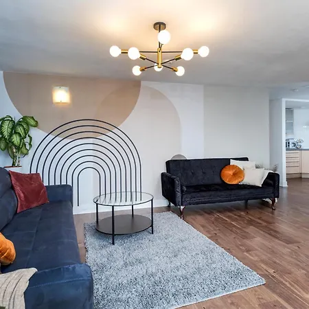Apartment Scandi Abode In Central Leeds *