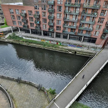 Apartment Scandi Abode In Central Leeds *