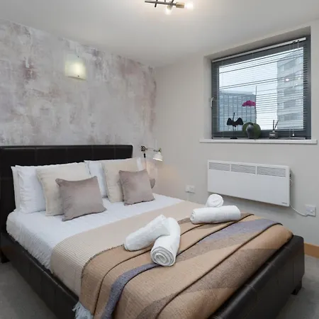 Scandi Abode In Central Leeds *