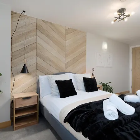 Scandi Abode In Central Leeds *