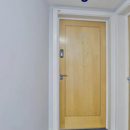 Scandi Abode In Central Leeds *