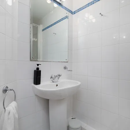 Apartment Scandi Abode In Central Leeds