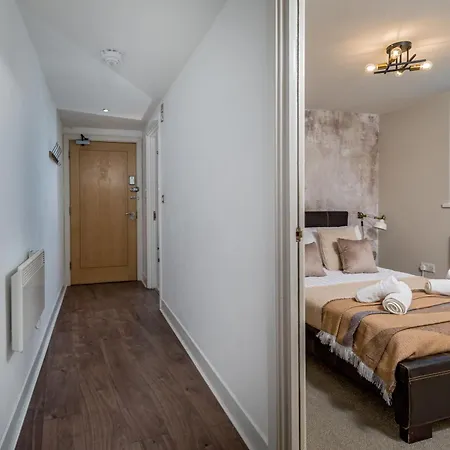 Scandi Abode In Central Leeds