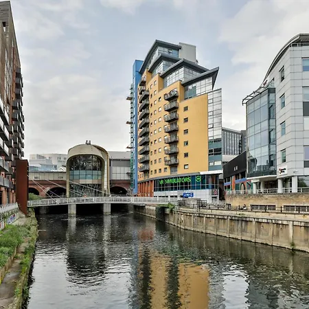 Apartment Scandi Abode In Central Leeds *