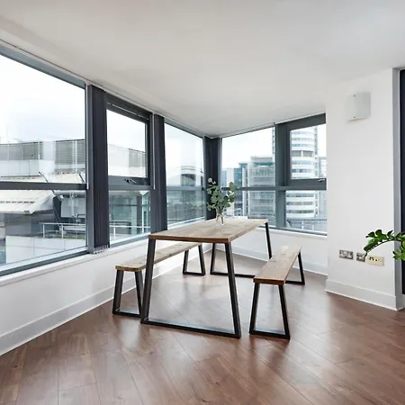 Apartment Scandi Abode In Central Leeds